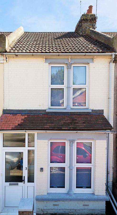 Stylish Modern By Kasar Stays Gillingham  Exterior photo